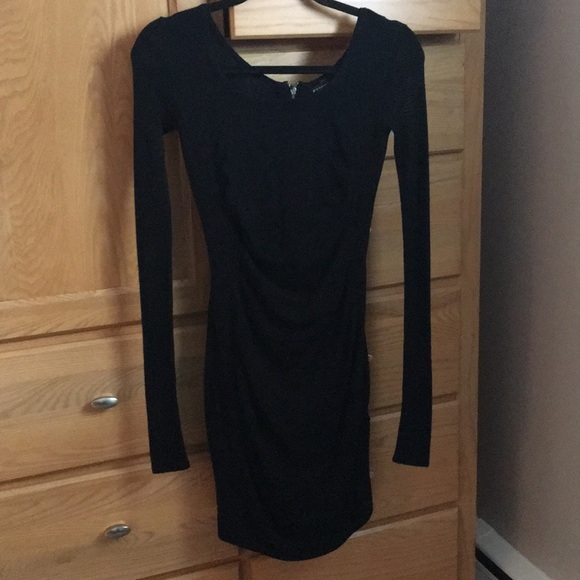 Super sexy LBD! Perfect for holiday parties and NYE - Picture 4 of 8